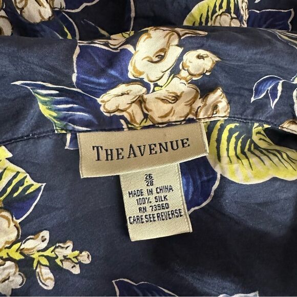 The Avenue Size 26/28 100% Silk Blue and Tan Floral Print Button Front Blouse - Picture 3 of 8